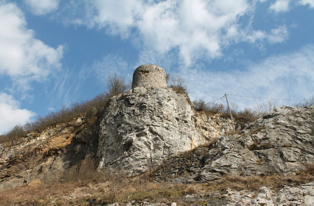 Маркову кулу гризе време